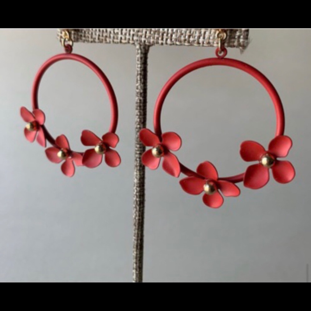 TRENDY EARRINGS